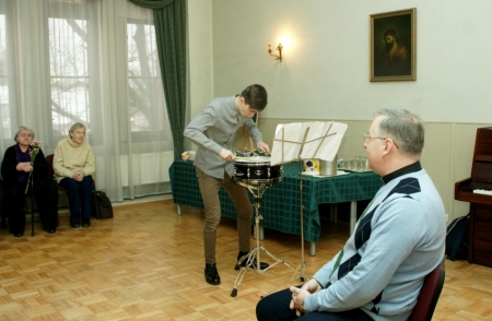 Ar bungu rīboņu sveicam mūsu mācītāju