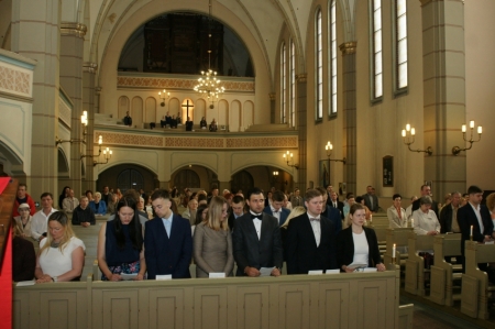 Iesvētību dievkalpojums Vasarsvētkos