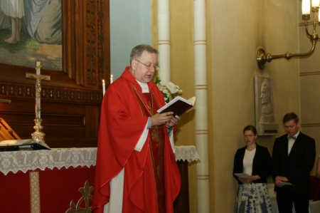Iesvētību dievkalpojums Vasarsvētkos
