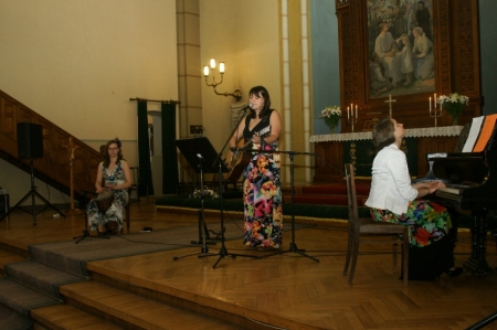 Grupas MANASE priekšnesums
