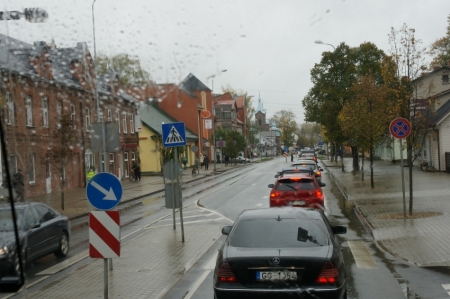 Valmiera mūs sagaida ar lietu