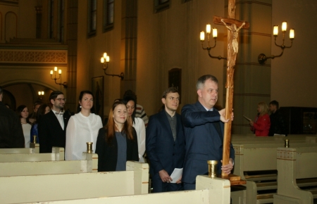 Kristības un iesvētības Adventā